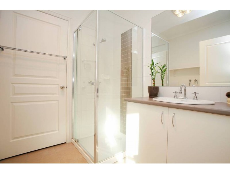 8/8-10 Reservoir Road, Frankston VIC 3199