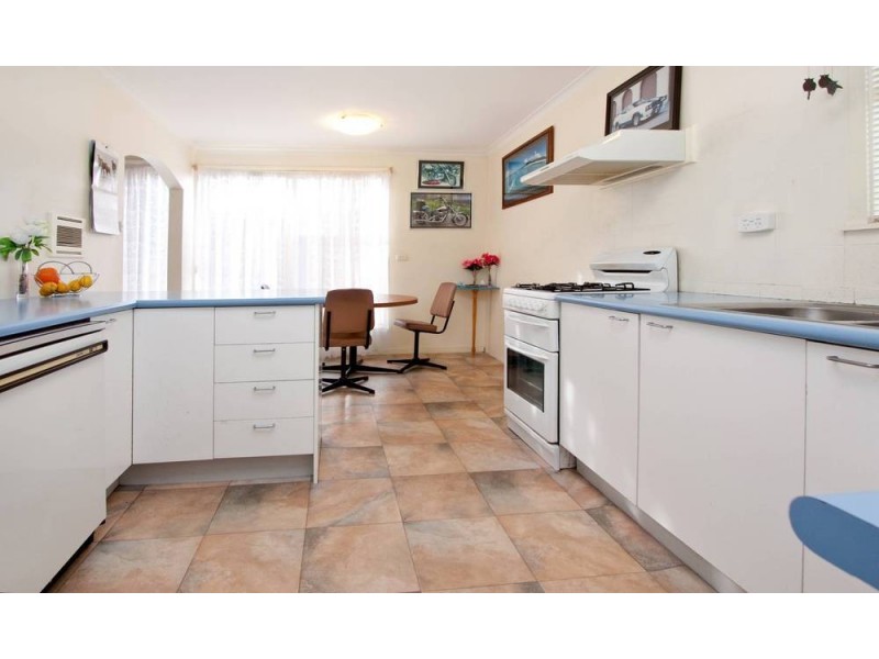 40 Laurina Crescent, Frankston North VIC 3200