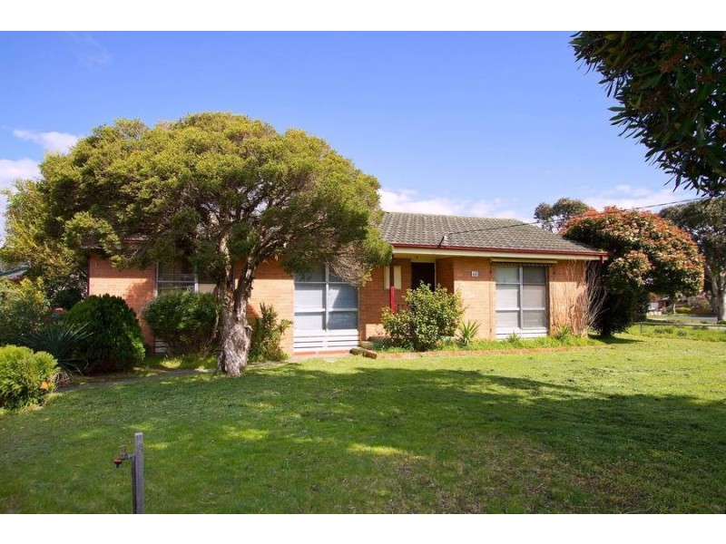 60 Tamarisk Drive, Frankston North VIC 3200