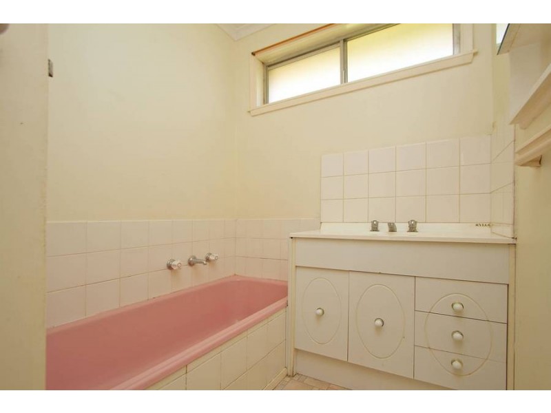 60 Tamarisk Drive, Frankston North VIC 3200