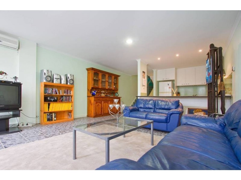 2/267 Nepean Highway, Seaford VIC 3198