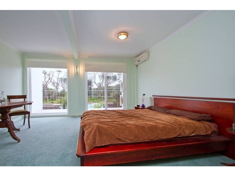 2/267 Nepean Highway, Seaford VIC 3198