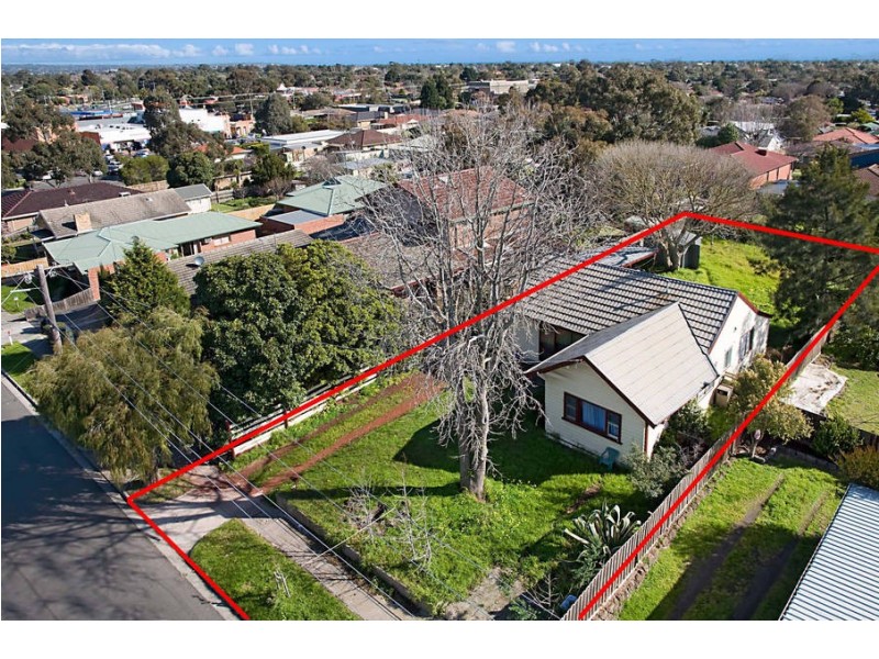 11 Mountain View Crescent, Seaford VIC 3198