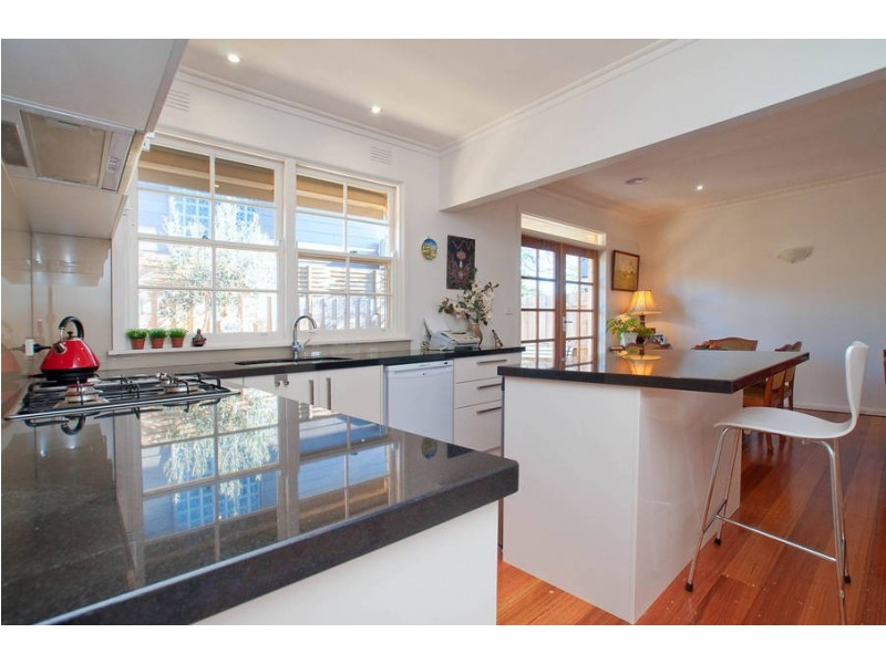 2/18 Bruarong Crescent, Frankston South VIC 3199