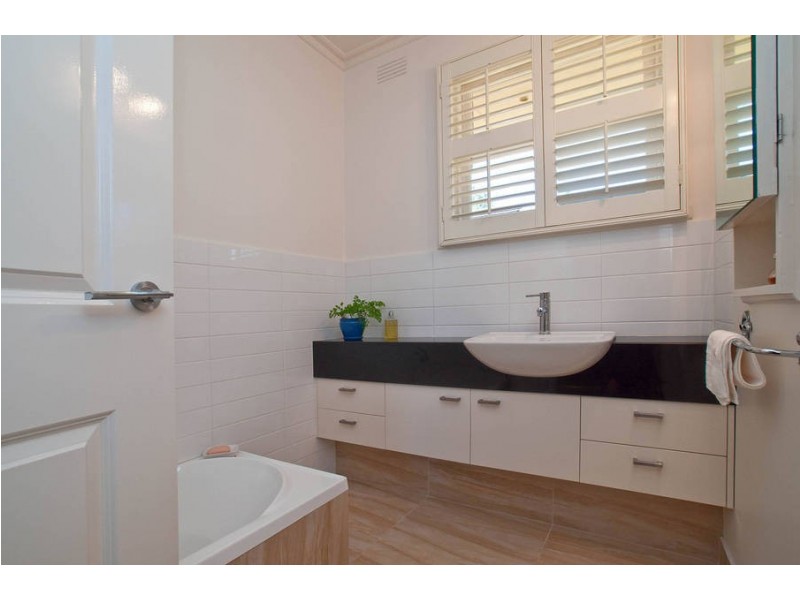 2/18 Bruarong Crescent, Frankston South VIC 3199
