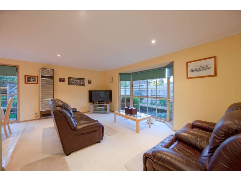 2/115 Lindrum Road, Frankston VIC 3199