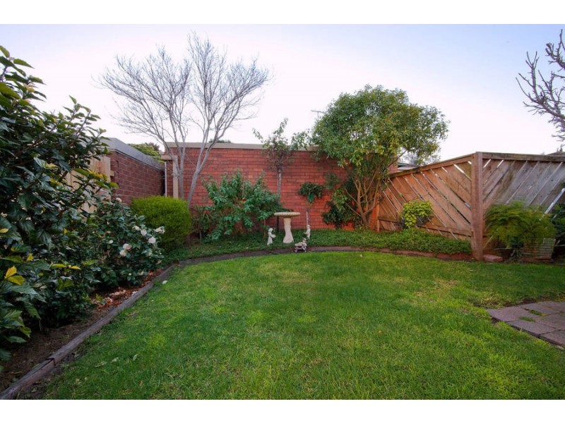 2/115 Lindrum Road, Frankston VIC 3199