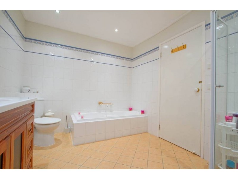 30 Fingal Drive, Frankston VIC 3199