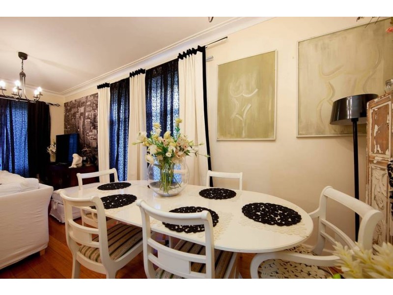 8  Silas Avenue, Frankston VIC 3199