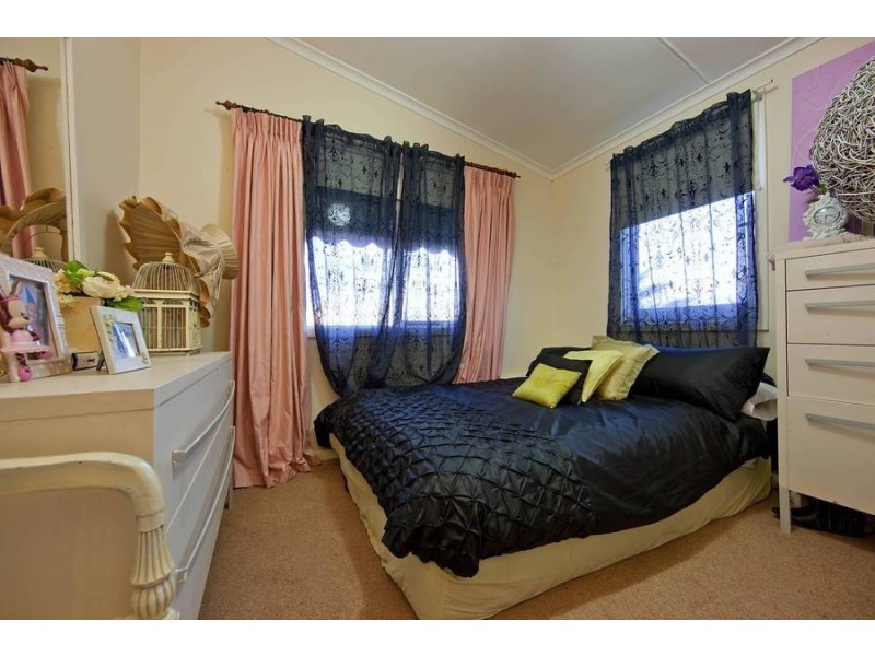 8  Silas Avenue, Frankston VIC 3199