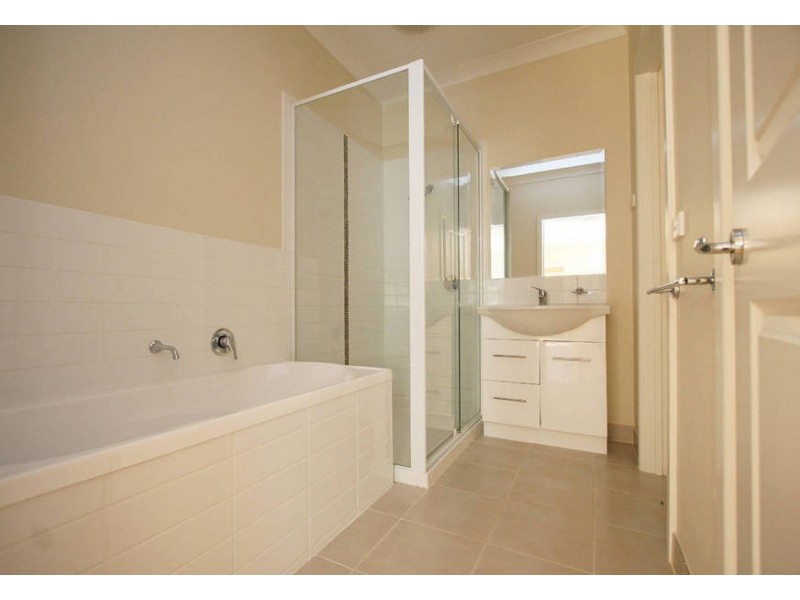 1/70 McComb Boulevard, Frankston South VIC 3199