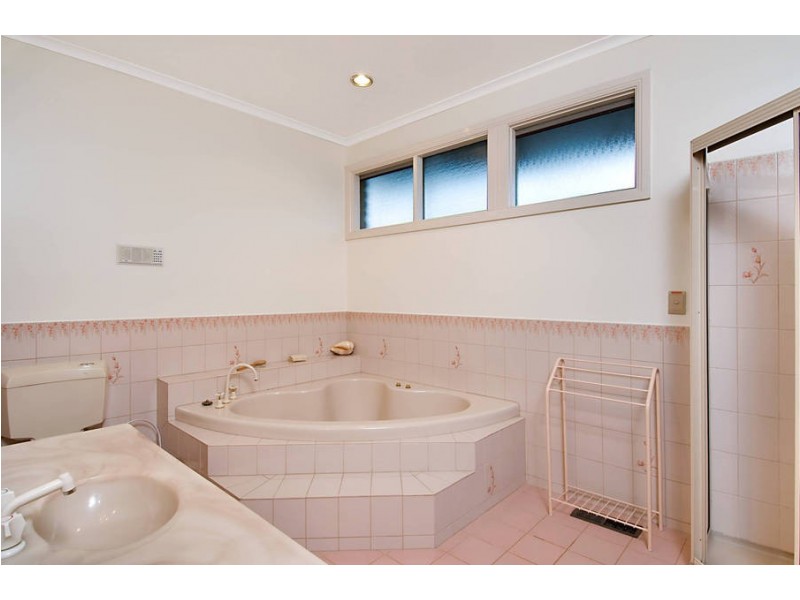 2 Cadby Place, Frankston South VIC 3199