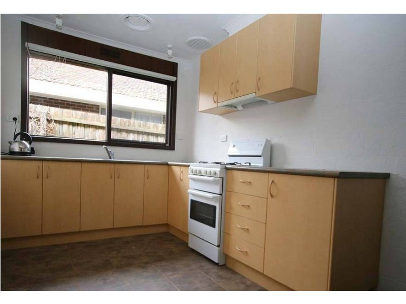 8 The Trossachs, Frankston VIC 3199