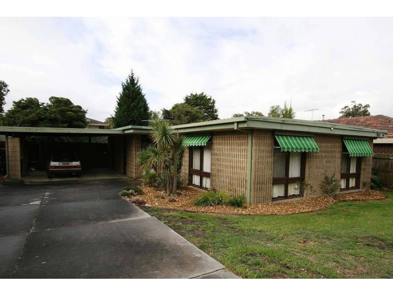8 The Trossachs, Frankston VIC 3199