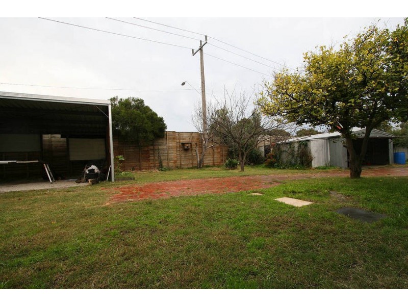 6 Gairloch Drive, Frankston VIC 3199