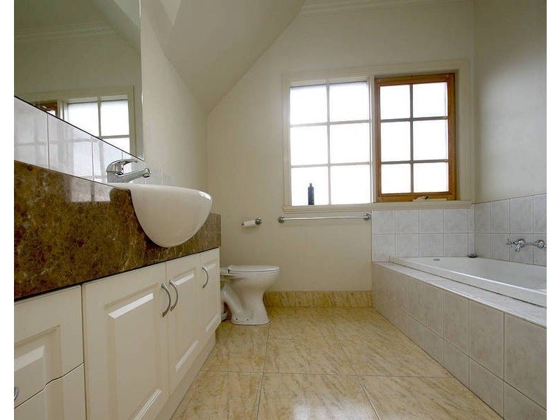 2/273 Nepean Highway, Seaford VIC 3198