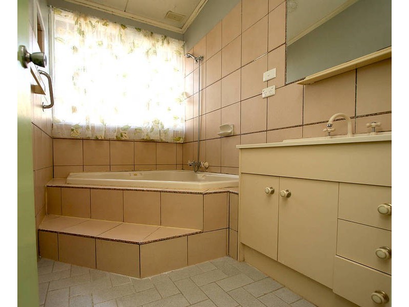 11  Bursaria Crescent, Frankston North VIC 3200