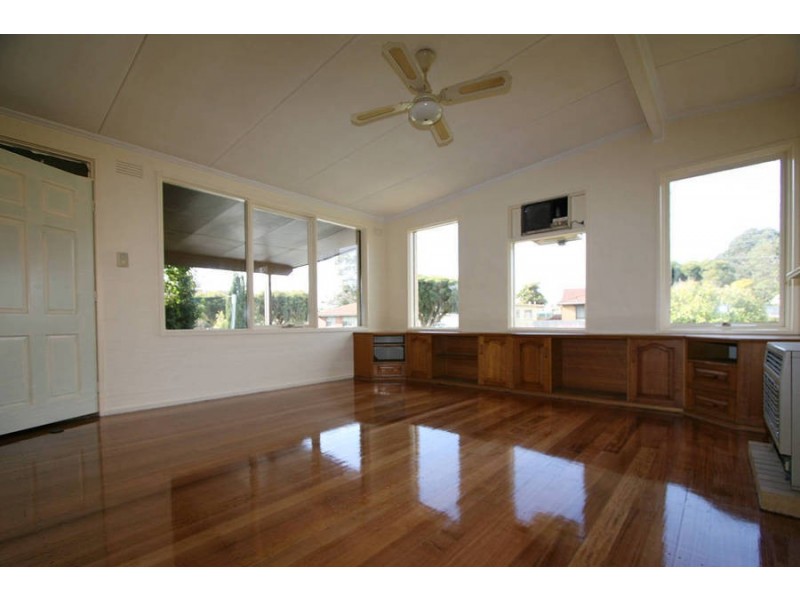 11 Bursaria Crescent, Frankston North VIC 3200