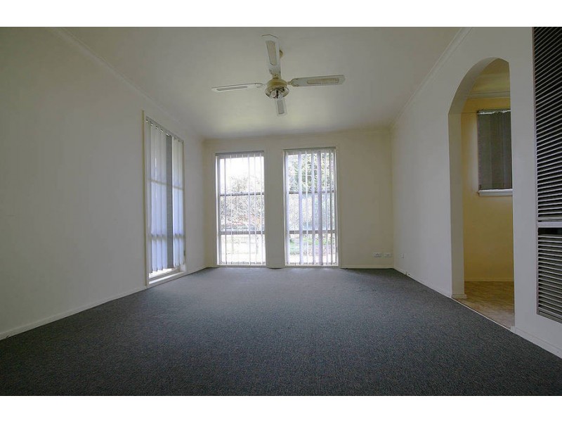 16 Gardenia Crescent, Frankston North VIC 3200