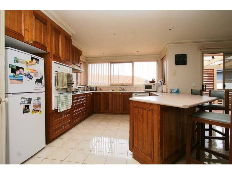 2 Mapiti Court, Frankston VIC 3199