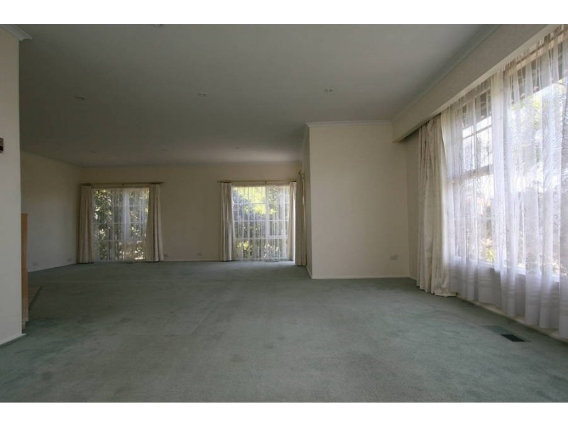 27 Gretana Crescent, Frankston VIC 3199