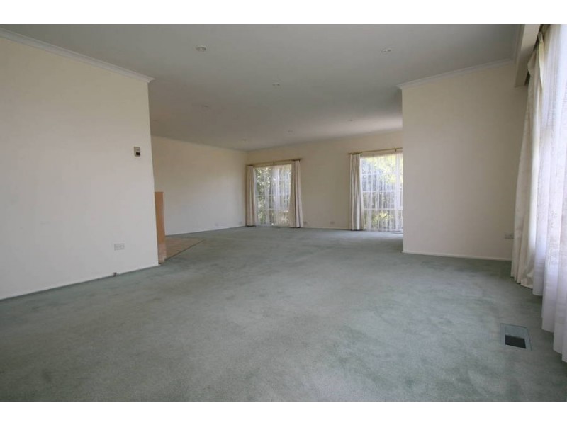 27 Gretana Crescent, Frankston VIC 3199