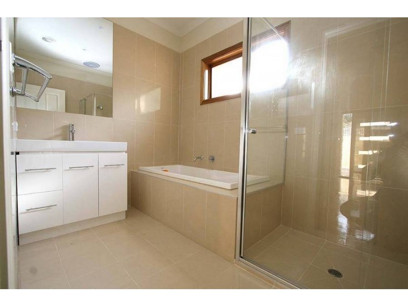 2/8 Ithaca Road, Frankston South VIC 3199