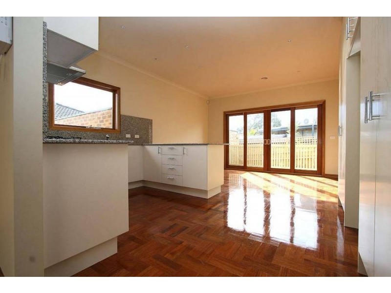 2/8 Ithaca Road, Frankston South VIC 3199