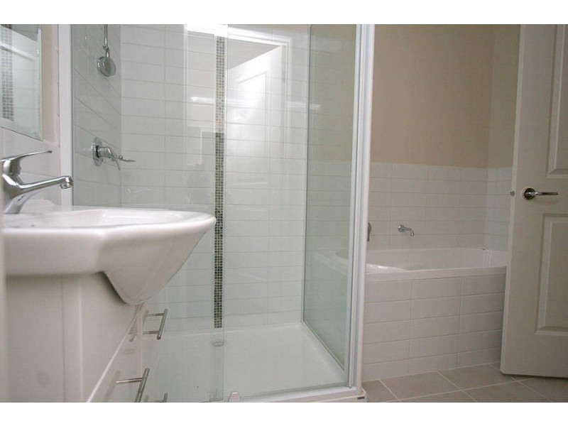 2/70 McComb Boulevard, Frankston VIC 3199