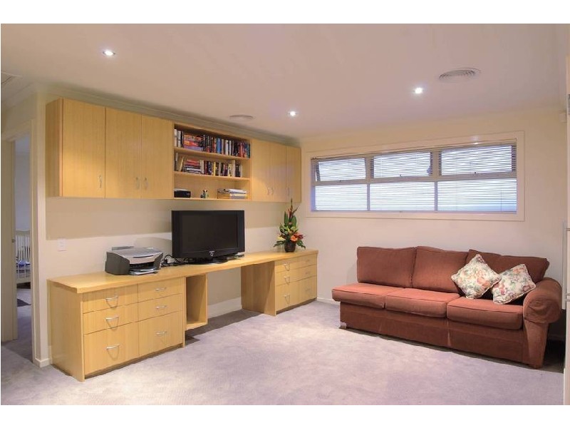 1 Bond St, Newtown VIC 3220