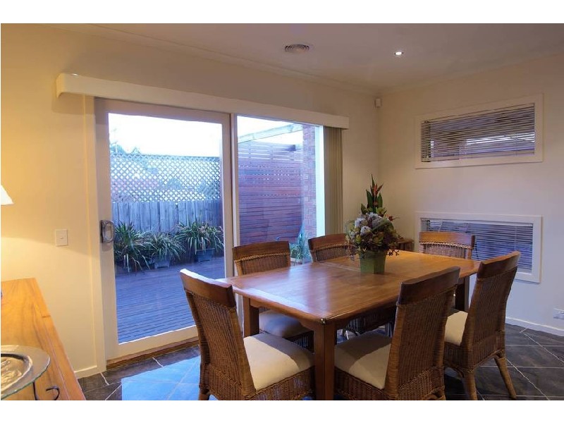 1 Bond St, Newtown VIC 3220