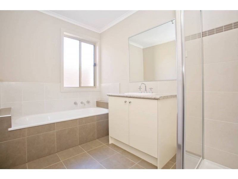 2/211 Separation Street, Bell Park VIC 3215