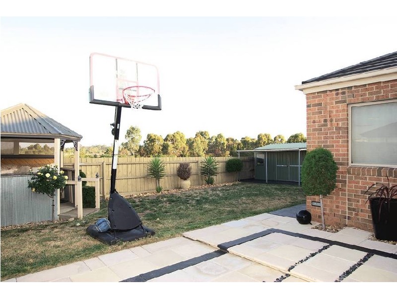 21 Nolan Place, Lovely Banks VIC 3221