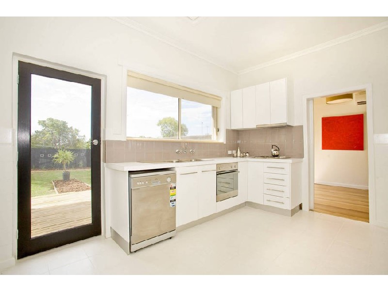 6 Fairlie Street, Hamlyn Heights VIC 3215