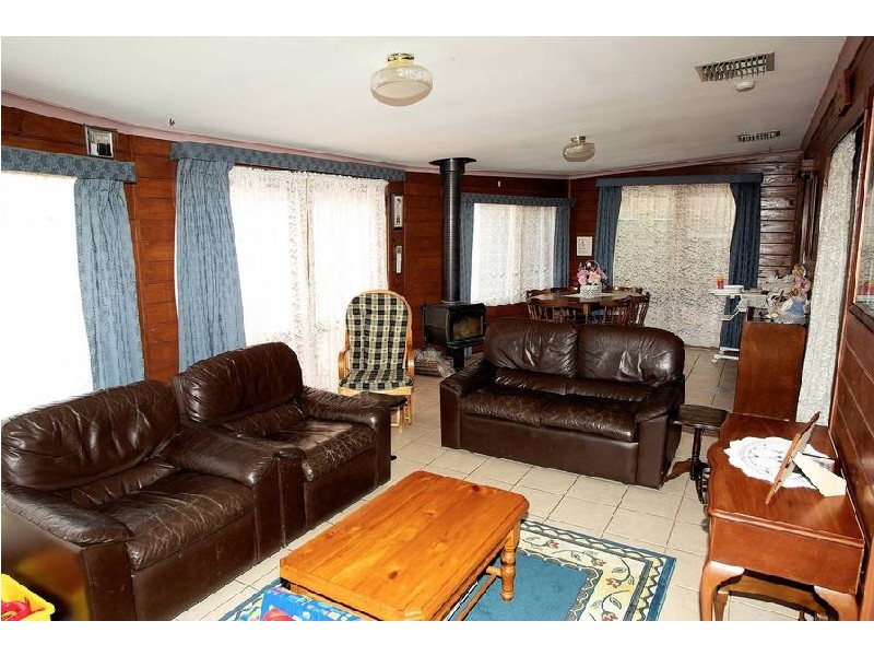 13 Schmitt Court, Whittington VIC 3219