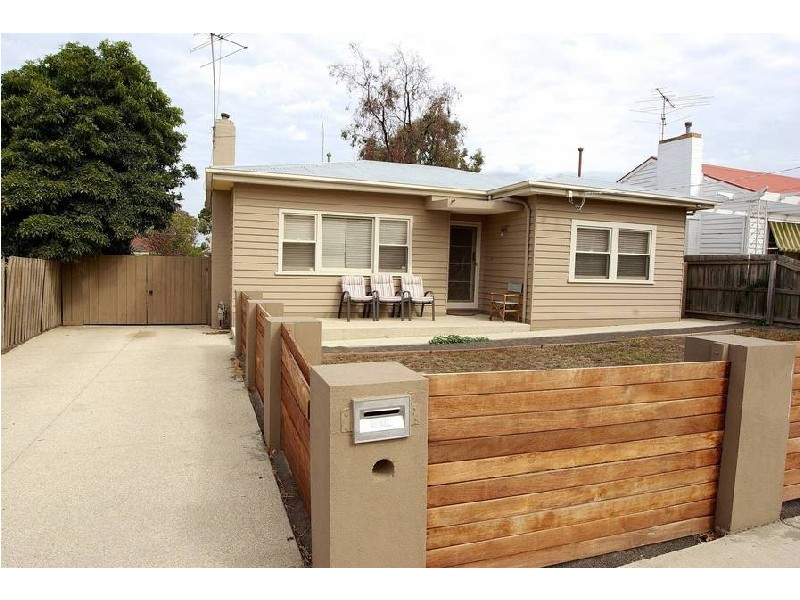 11 Marjorie Avenue, Belmont VIC 3216