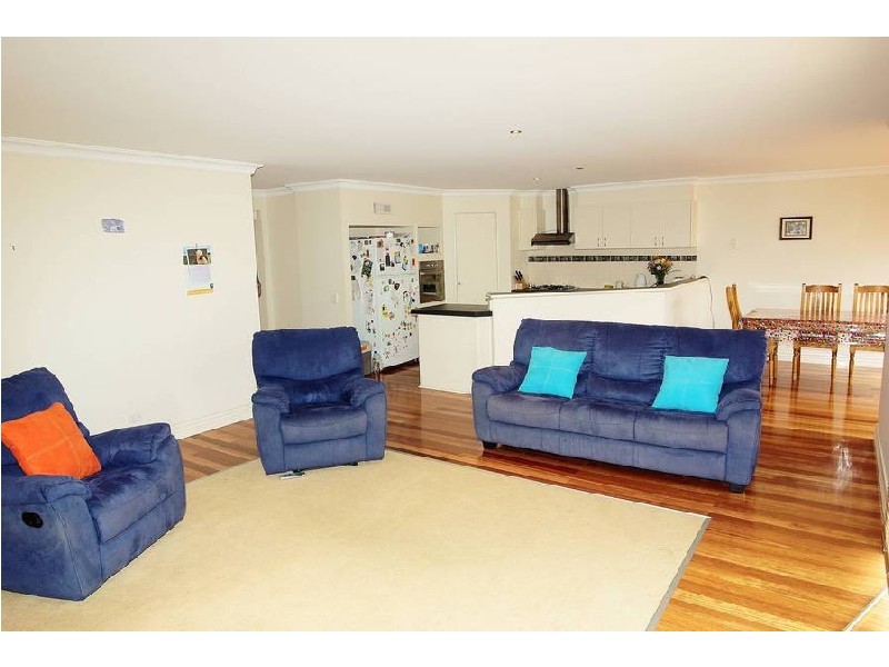 28 Pinto Way, Highton VIC 3216