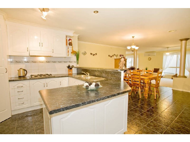 1 Silvan Court, Lovely Banks VIC 3221