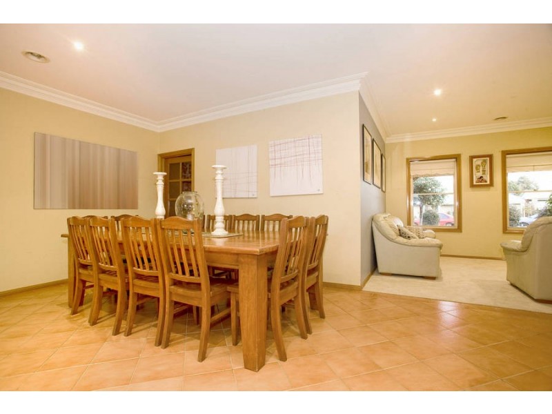 10 Silvan Court, Lovely Banks VIC 3221