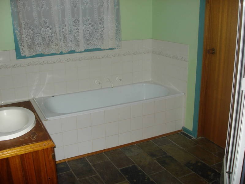 64 Waratah Street, Geelong West VIC 3218