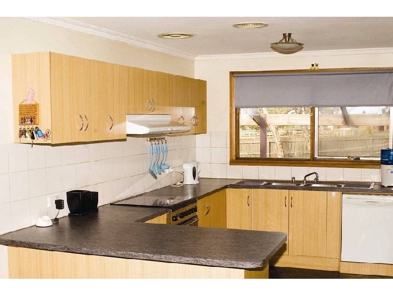 35 Tower Hill Drive, Lara VIC 3212