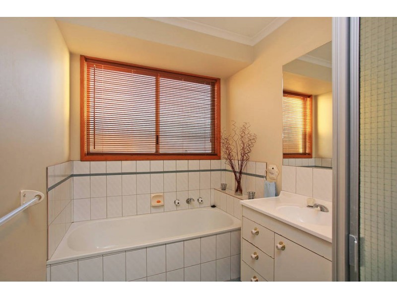 18 Orbit Drive, Whittington VIC 3219