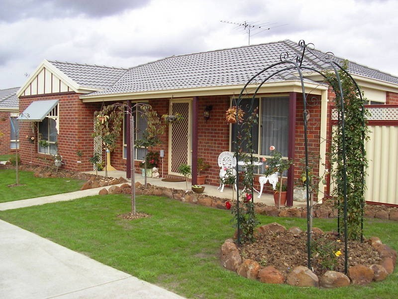 4/12 Karlovac Court, Bell Park VIC 3215