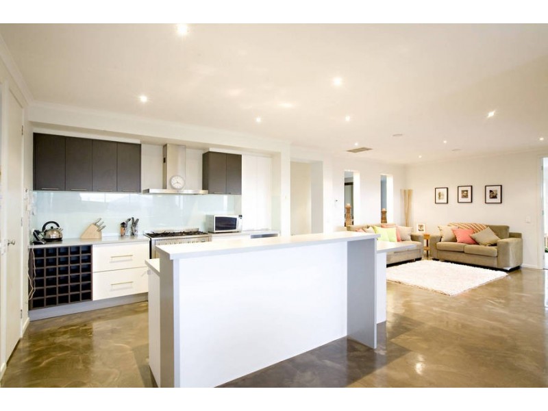 31 Exmoor Close, Highton VIC 3216