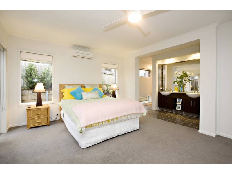 31 Exmoor Close, Highton VIC 3216