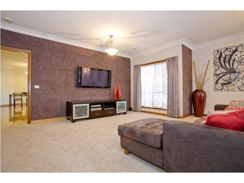 35 Washington Gardens, Leopold VIC 3224