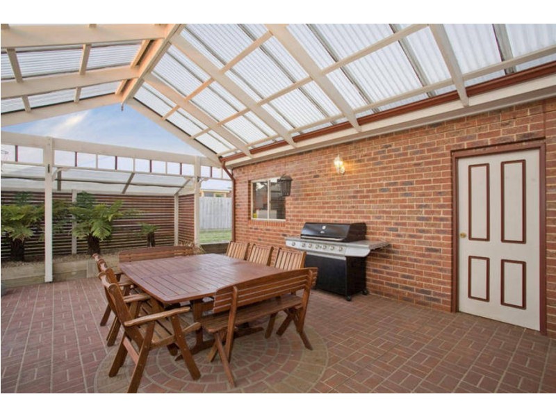 35 Washington Gardens, Leopold VIC 3224