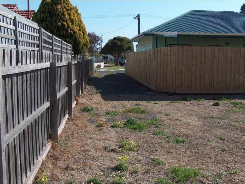 2/9 McNeill Avenue, East Geelong VIC 3219