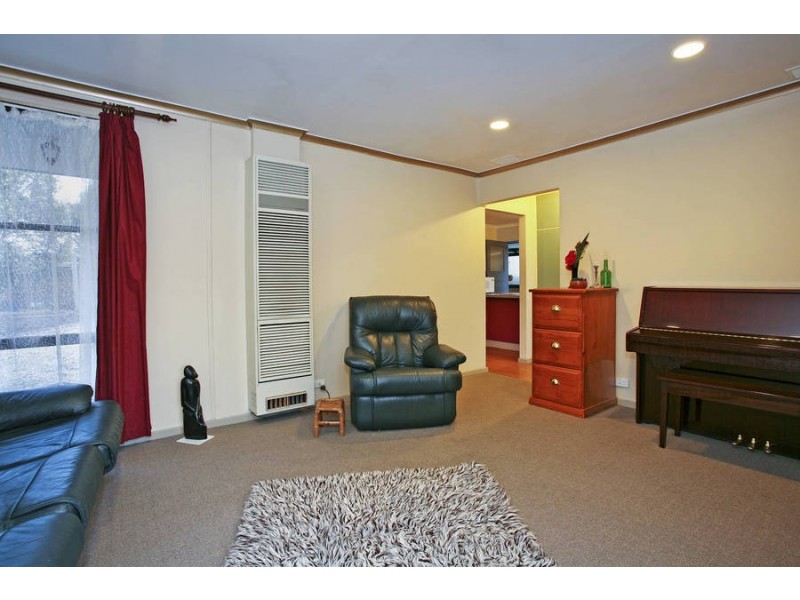 10 Redstone Court, Whittington VIC 3219