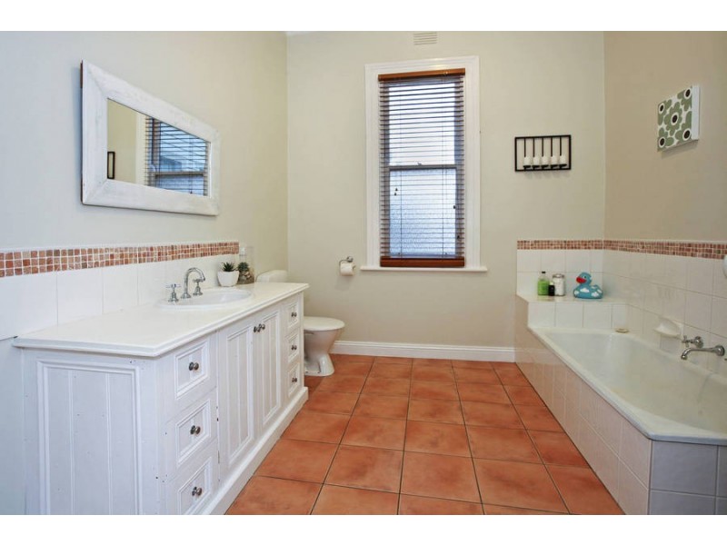 5 Janet Court, Newcomb VIC 3219